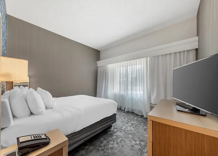 Comfort Inn & Suites Bethlehem Lehigh Valley Airport